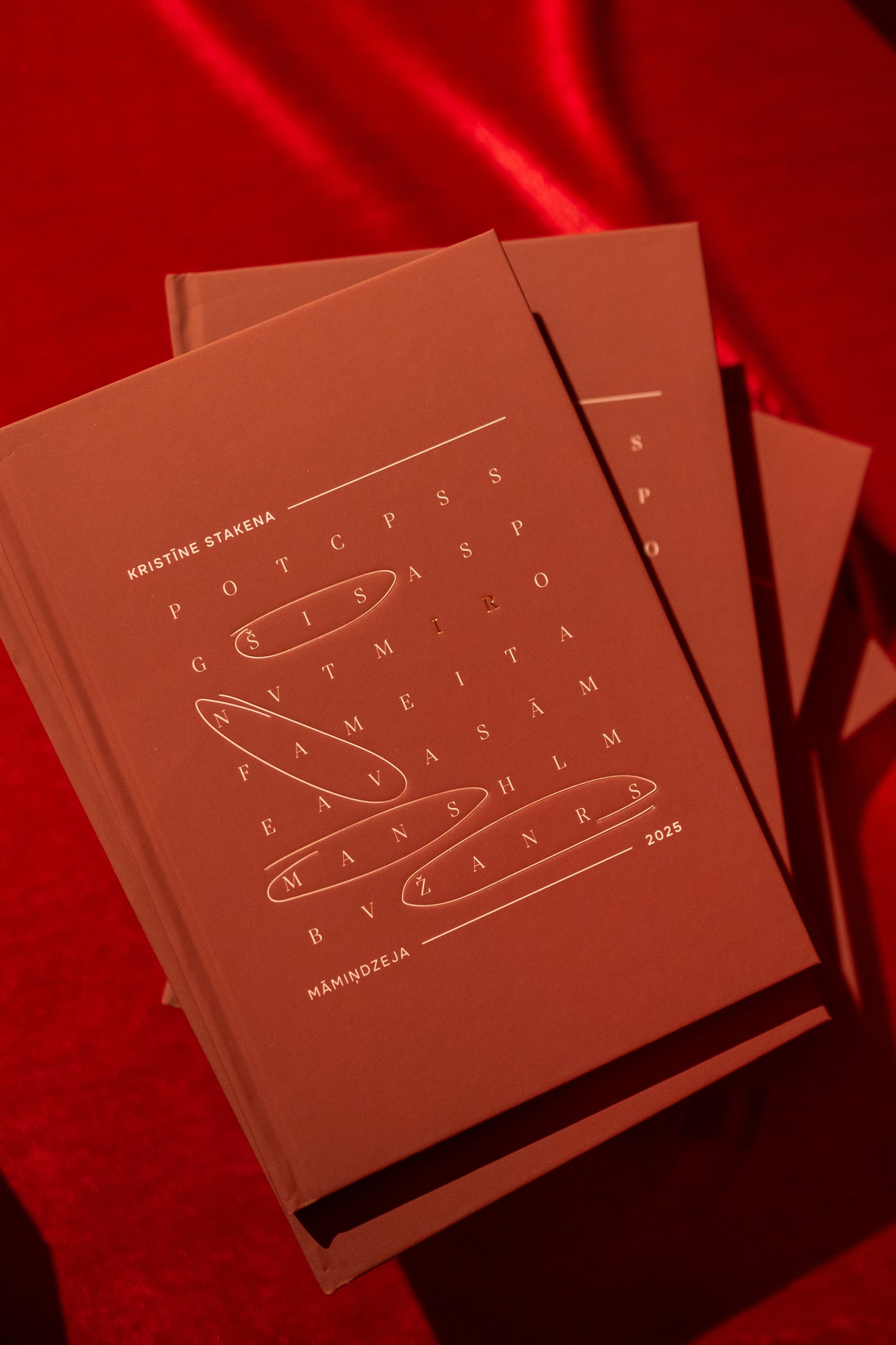 Dzejas krājums  "ŠIS NAV MANS ŽANRS"